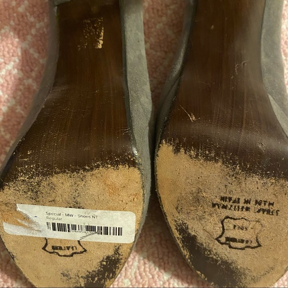 Stuart Weitzman Suede Peep Toe Pumps Grey Pleated Crossover Vamp 4.5” sz 7 - Picture 7 of 9